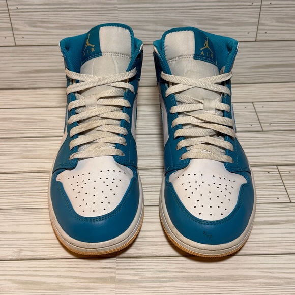 Nike Air Jordan 1 Mid Teal Blue White Gum Sole Men’s Size 10 DQ8426-400 Aquatone - Picture 2 of 12